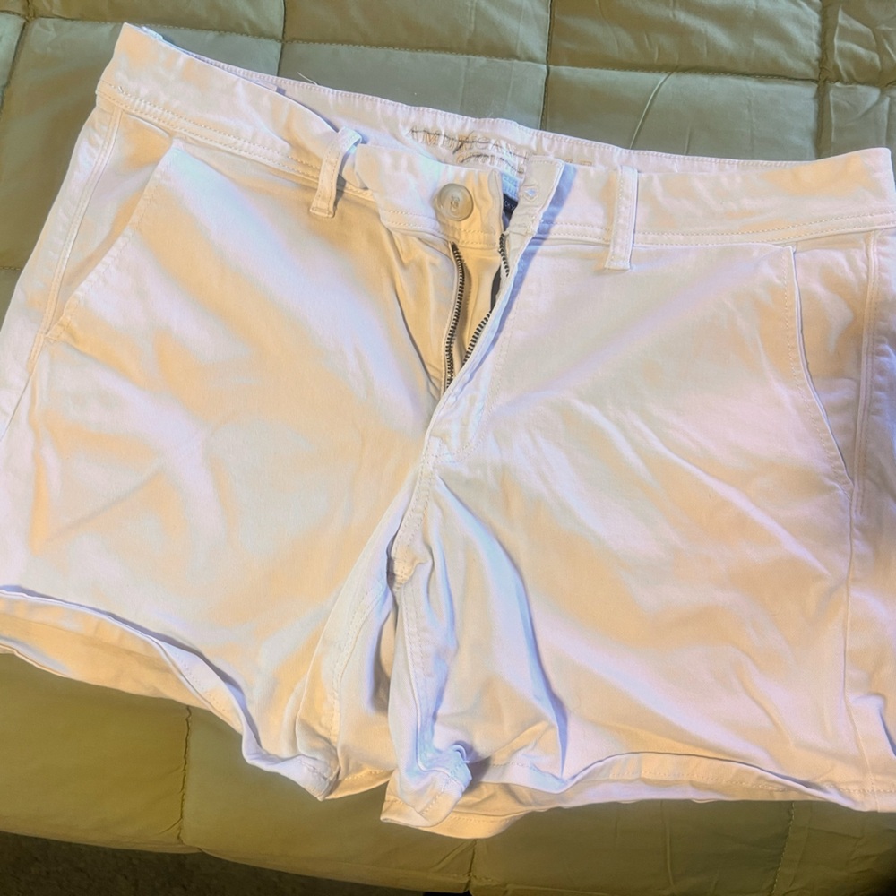 American Eagle White Chino shorts